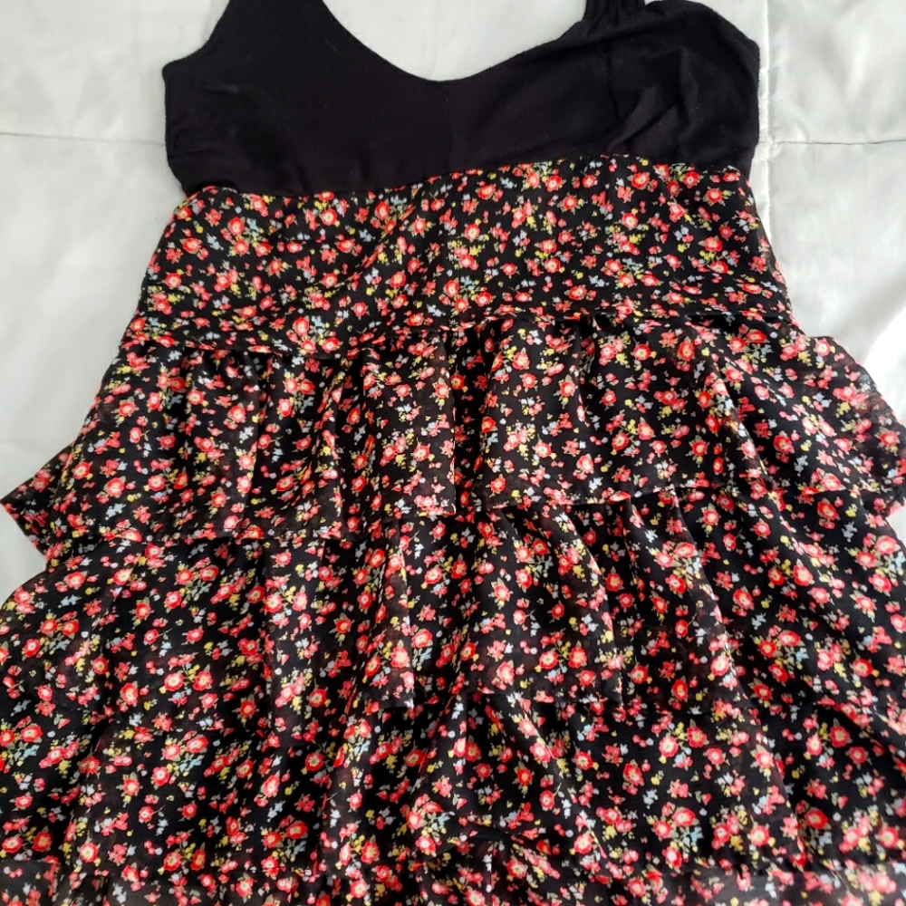 Black/floral halter top